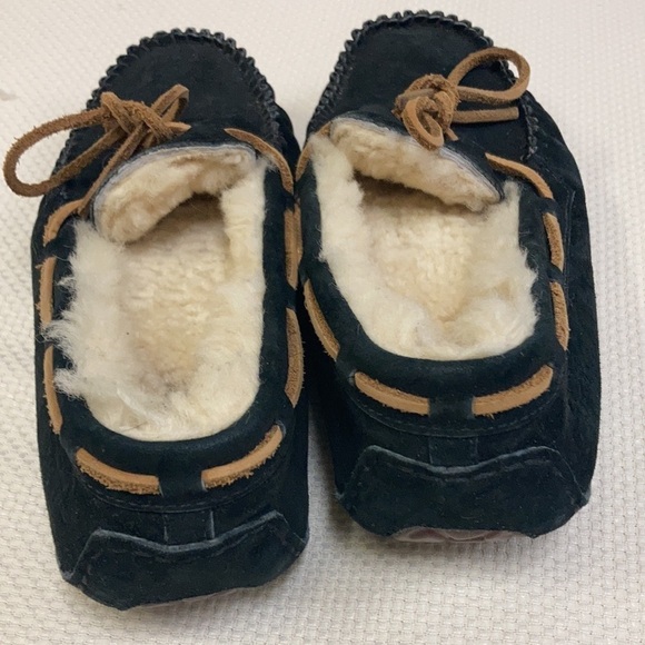 UGG Australia sheepskin black shoes . 6/7 ? - Picture 9 of 11